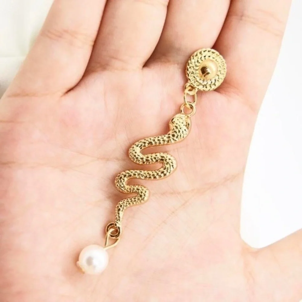 Pearl Snake Dangle Earrings – Boho Serpent Jewelry, Vintage Gothic Drop Earrings